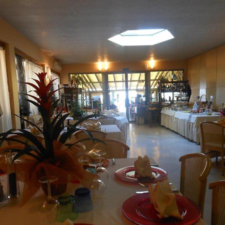 Hotel Ristorante Miralago Garda  Ngoại thất bức ảnh