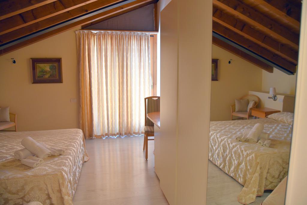 Hotel Ristorante Miralago Garda  Ngoại thất bức ảnh