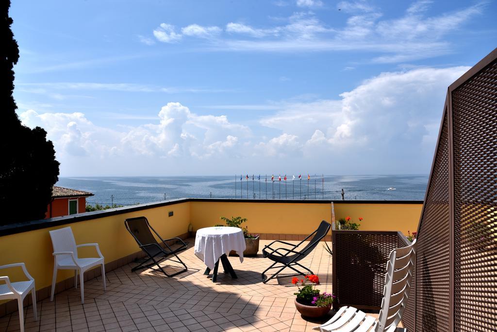 Hotel Ristorante Miralago Garda  Ngoại thất bức ảnh
