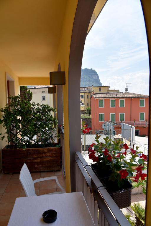 Hotel Ristorante Miralago Garda  Ngoại thất bức ảnh